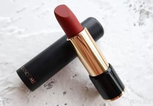 小姐姐 一白遮百丑,这4款才是真正的冬季显白口红,新手用也不会出错