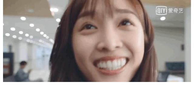 植入|她徹底出圈了