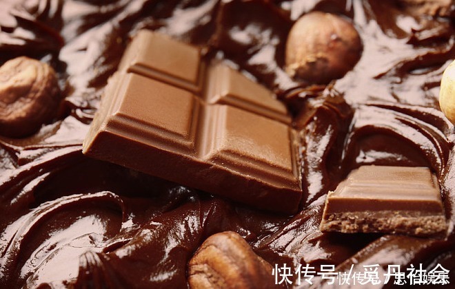 吃了20年巧克力，才知道上面的凹槽是干什么用的，原来一直误会了