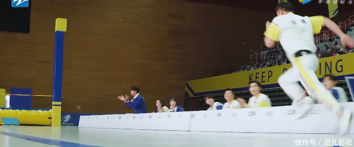 跳高|《奔跑吧》跨栏跳高李昀锐霸屏,可是慢镜头中,网友发现了猫腻