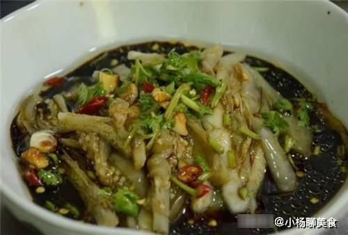 凉拌汁|茄子不油腻吃法，不炸不炒不费油，清爽下饭，家里茄子都不够吃