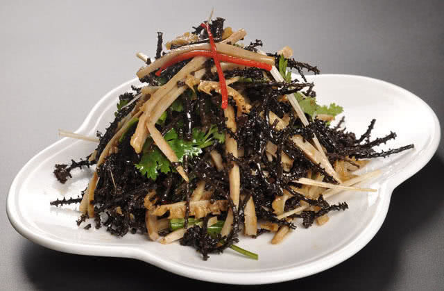 奇丑无比|长在树上的奇葩美食,长得像“毛毛虫”奇丑无比,你有吃过吗?