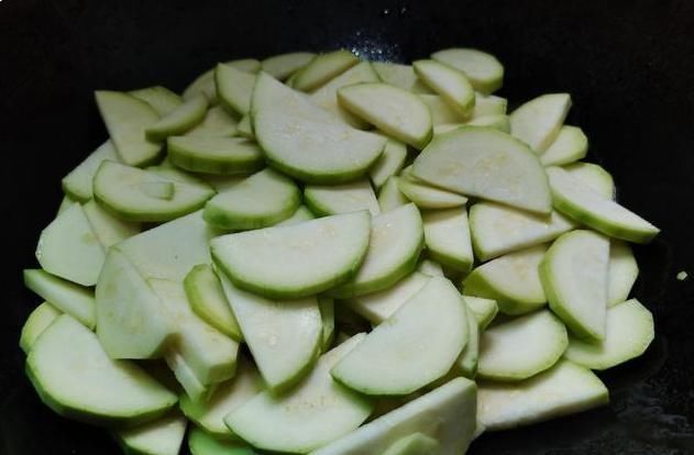 调味汁|苏联女兵为执行任务,洗澡诱敌,这招果然有效!