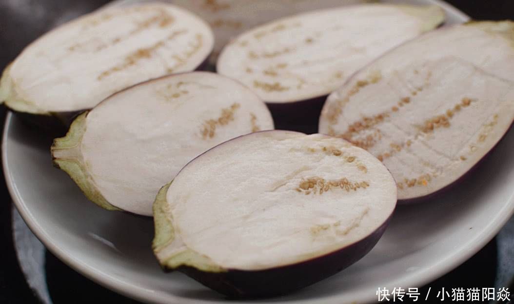 开胃|夏天吃茄子,不用油炒,蒸一蒸拌一拌,开胃下饭不油腻