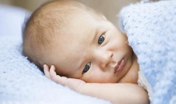 误区|医生敬告：孩子发烧要好好应对，可别陷入这4个误区