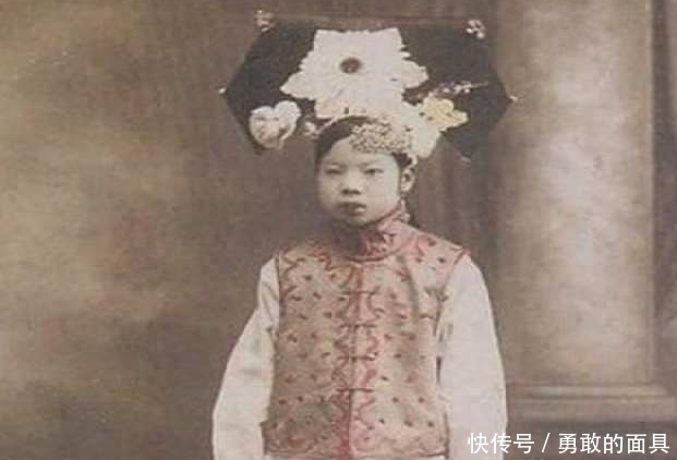 恩爱|45岁车夫娶了溥仪的皇妃，恩爱一生，临死前的一句话耐人寻味