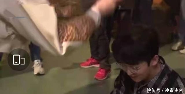 传闻|baby在跑男地位下降?主动现身宋雨琦直播间互动,力破不和传闻