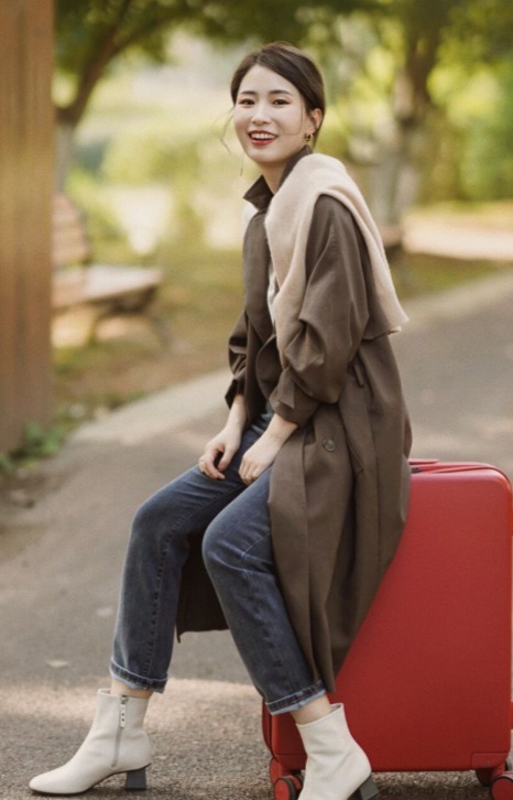 穿搭 今年“九分裤+裸靴”火了,显高显瘦又有气场,时髦保暖还日常