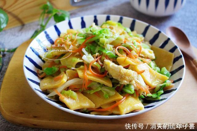 面片|早餐这样做,有菜有蛋有主食,营养多味道香,一上午都不饿