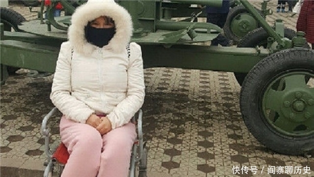 鲁豫有约|“粉红宝宝”:为了美13年整形200多次,如今只能坐在轮椅上