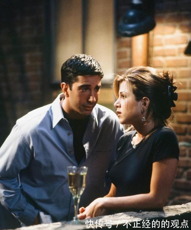 短发 40女人尽量少留长发、烫小卷,今年这3种发型正火,减龄特洋气