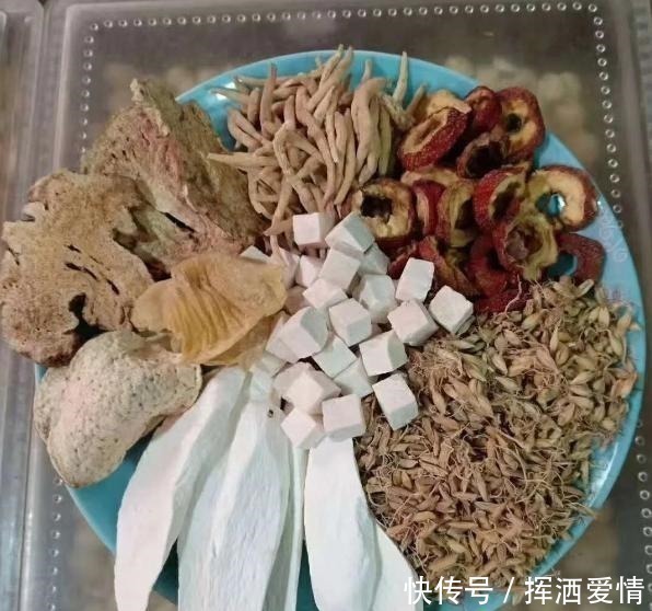 积热|3个症状判断小儿积食,做好这2事,消食长个胃口好