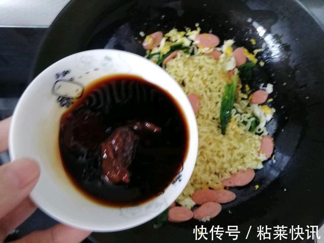 家常版火腿鸡蛋炒面，泡面的神仙吃法，怎么吃都不腻