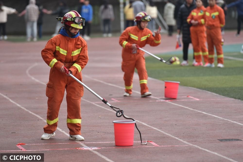 内江师范学院|四川内江：大中学生赛消防技能