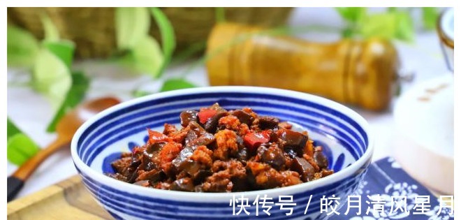 发菜谱|比老干妈还好吃的拌酱,做法简单,咸香有味,看着就流口水!