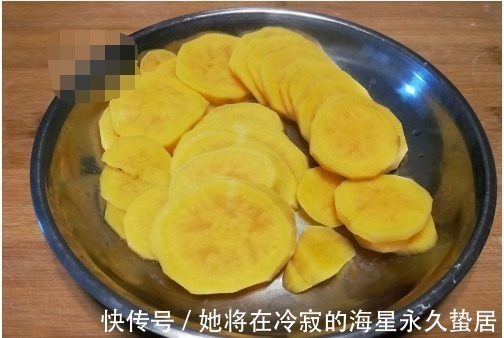 面团|红薯独特做法,加一个鸡蛋,不用烤箱,女儿说比买的面包还好吃