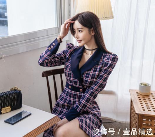 搭配|女神孙允珠高清时尚搭配:新式复古幽紫豆沙方格斜衩裙