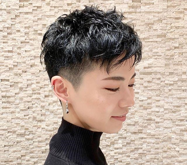 利落 女人过了40岁发型这样剪,时尚利落又洋气,显小10岁都不止