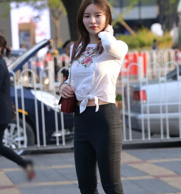 简单休闲又雅致,气质女生的装扮值的借鉴