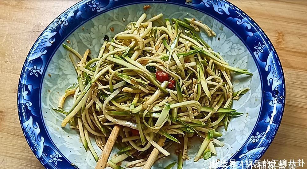 凉拌菜|拌西葫芦,不用焯水,简单一拌,清脆爽口,吃一次就停不下来