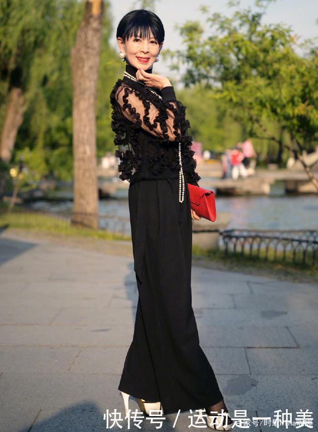 穿衣拒绝一本正经，今夏掀起“朦胧风”时尚潮流，洋气又时髦