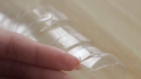 下水道容易被头发堵塞，教您成本花不了1毛钱，头发杂物都带走