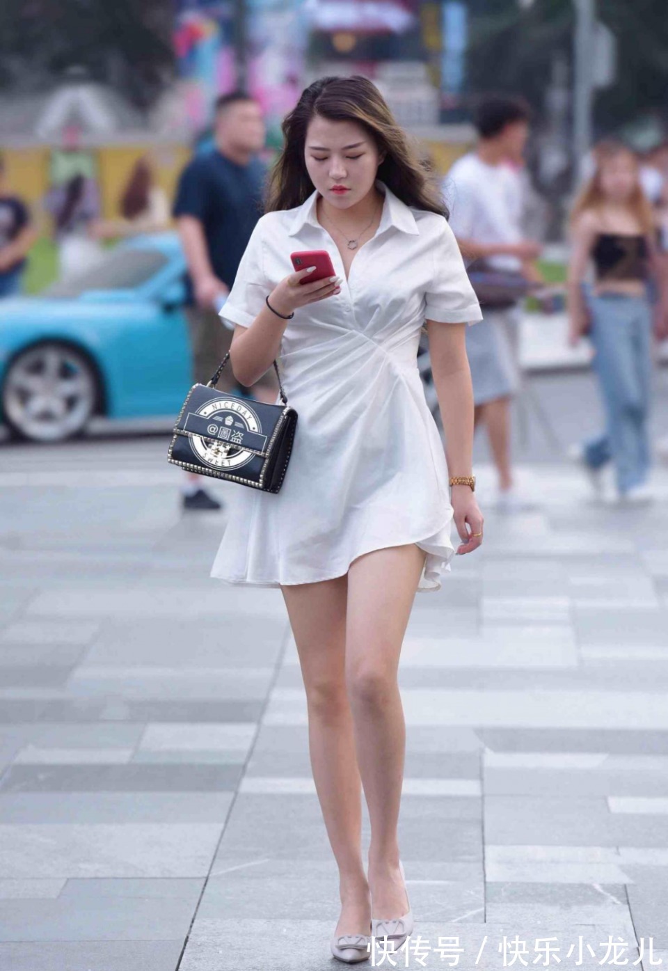 典雅|一貌倾城的连衣裙美女，造型才能远离沉闷感，精致典雅