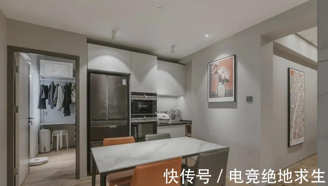 收纳|80㎡现代简约小两居,复古绿+胡桃木格调满满,独立衣帽间超实用