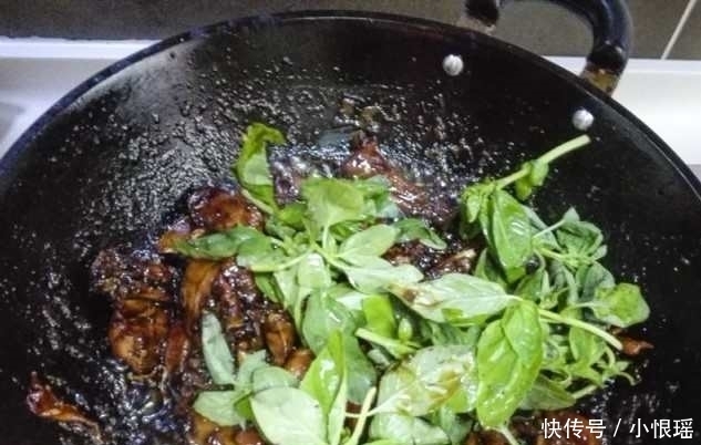 色香味|色香味俱全的这道三杯鸡,能让你胃口大开,多吃一碗饭!