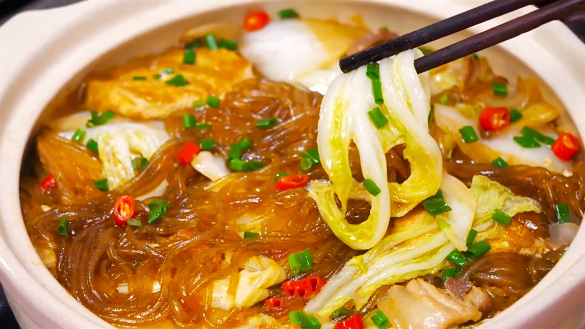 白菜炖粉条，直接下锅是大错！教你不外传的诀窍，做一锅都不够吃