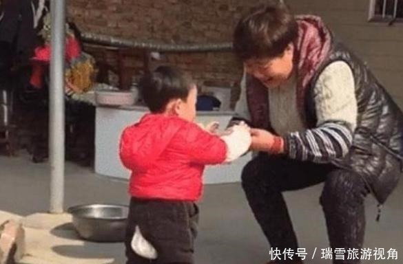 邻居家|2岁宝宝成“蹭吃专业户”,一天串好几趟门,邻居你可别来我家