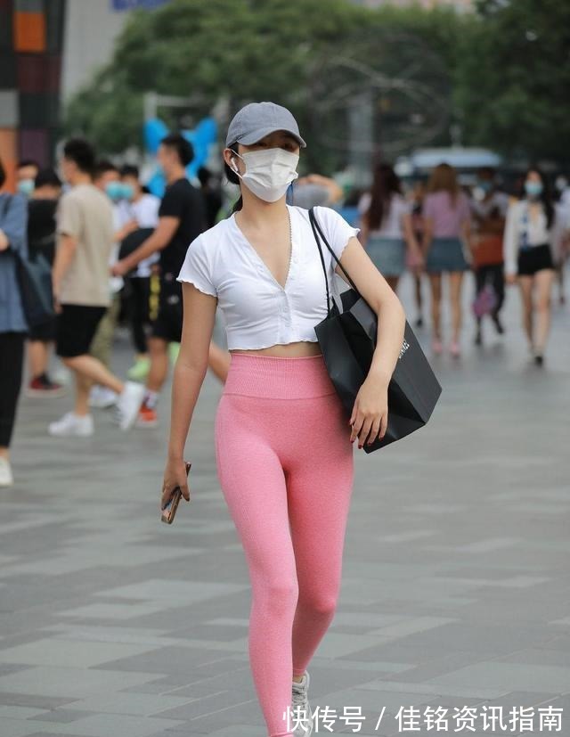鲨鱼裤 低调洋气的鲨鱼裤穿搭展现随意的姿态,带来别样的风情,看着难受!