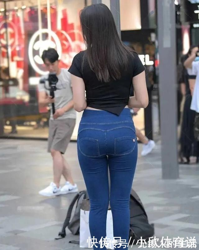 关智斌|长腿姑娘适合穿瑜伽裤,拉长身材比例,风靡街头