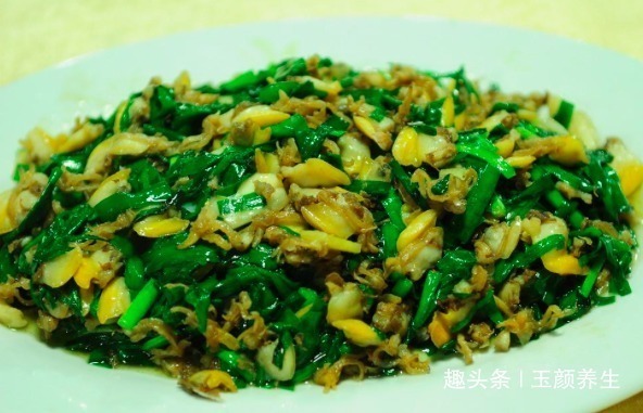 韭菜和一物配,湿气没了,气血足了,女人想貌美又瘦身,可以试试