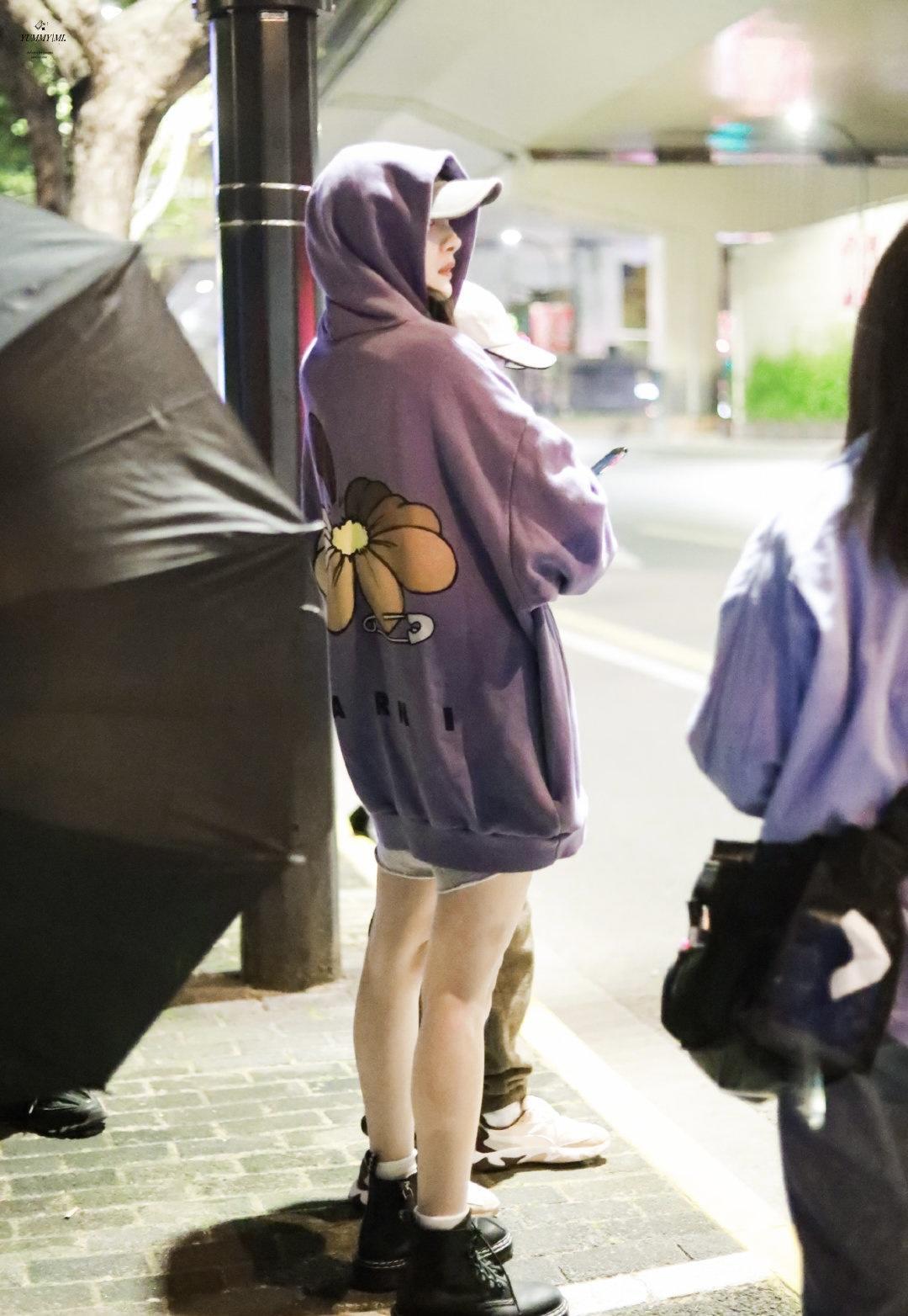 版型|章泽天不光是成功女企业家,还是潮流达人,上松下紧穿搭高级洋气