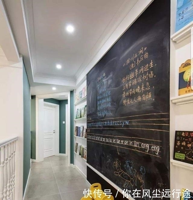 书房|别把家里走廊过道浪费了,这样设计衣柜、书房都有了,漂亮还实用