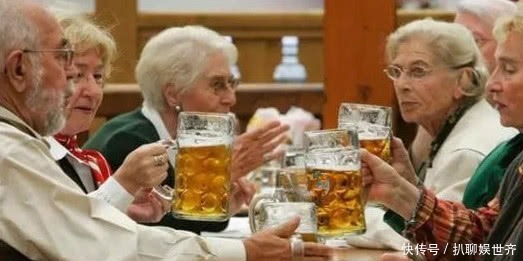 二战|二战结束后,希特勒的亲戚后代都在干嘛?工作内容亮了