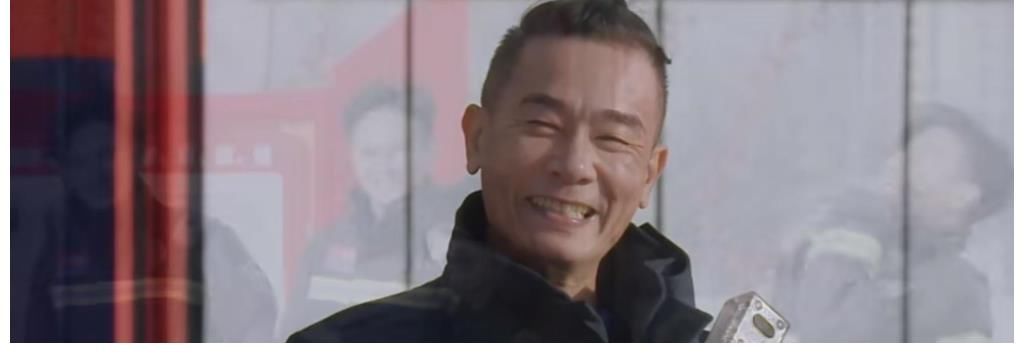 继《披哥》后，《我们的滚烫人生》又火了，光看格局就赢了