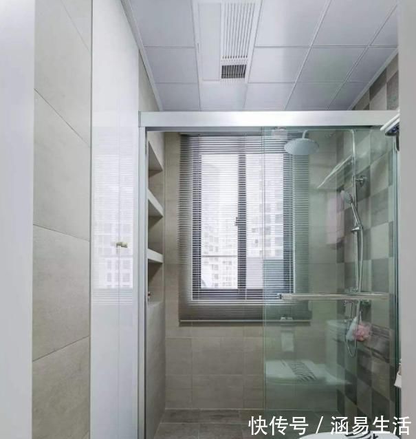 矮墙|越来越多人卫生间不装玻璃淋浴房了,第一次见这样装,太机智了