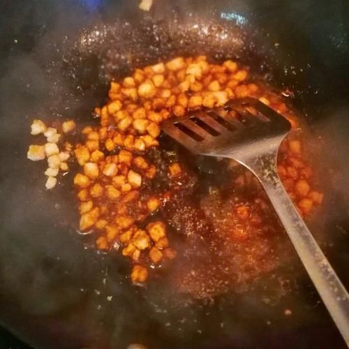  肉末炒蒜薹粒，家常小炒，美味下饭菜