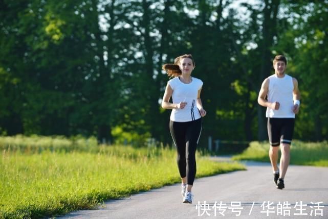 热身|每天跑步5公里和快走5公里相比,哪一项更健康?