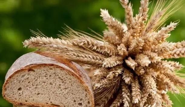 一个小动作,坚持不到6秒,说明早衰了,若能超过10秒,易长寿