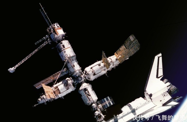 太空争霸 他被困太空311天,意外创造了世界纪录,回归时身体已达到极限