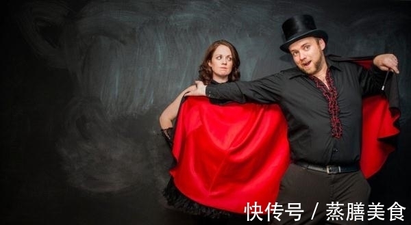 |搞笑父母拍了一组照片告知小孩:你们都是怎么来的!