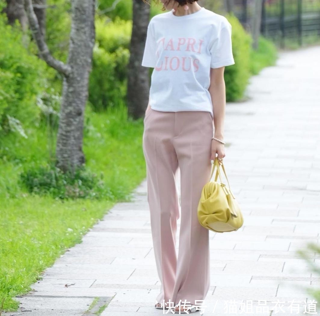 女人味|“基本款T恤+裤装”,优雅的女人这样穿,16套Look教你轻松变高级