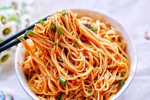 面条这样做太好吃了，一周吃8次不嫌多，家里的大人和小孩都爱吃