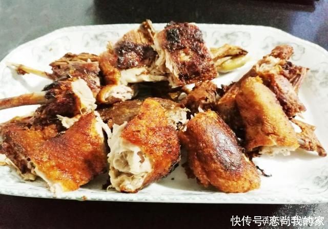 鸭肉|夏天适合吃鸭肉，鸭肉这样做香酥入味，我们家每次做一只还不够吃