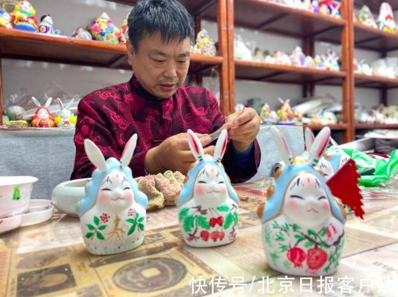 没心没肺|“空心”兔儿爷第一次装上了中草药包，跨界文创又出新