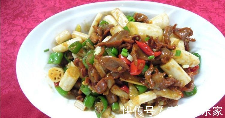 鸡胗炒藕丁|美食推荐鸡胗炒藕丁,番茄烧排骨,虎皮青椒,小炒牛肉条的做法