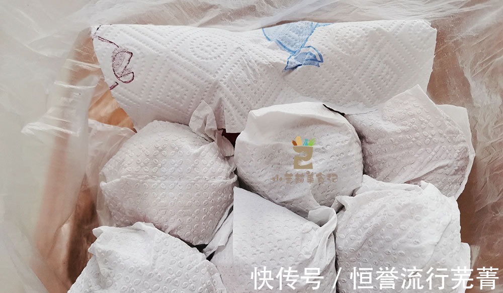 冰箱|才知道，保存桃子，直接放冰箱容易烂，桃农教我1招，放15天不坏！